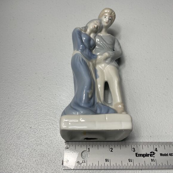 Loving Couple Figurine Statue Boy and Girl Porcelain Romantic Marked D Letter - Picture 10 of 10
